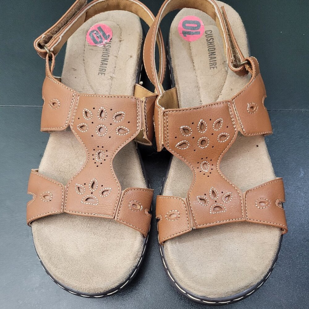 Cushionaire women's briar comfort sandal size 10 brown flat